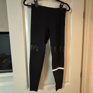 ⭐️ 5 For $25 Lilybod Leggings (S)